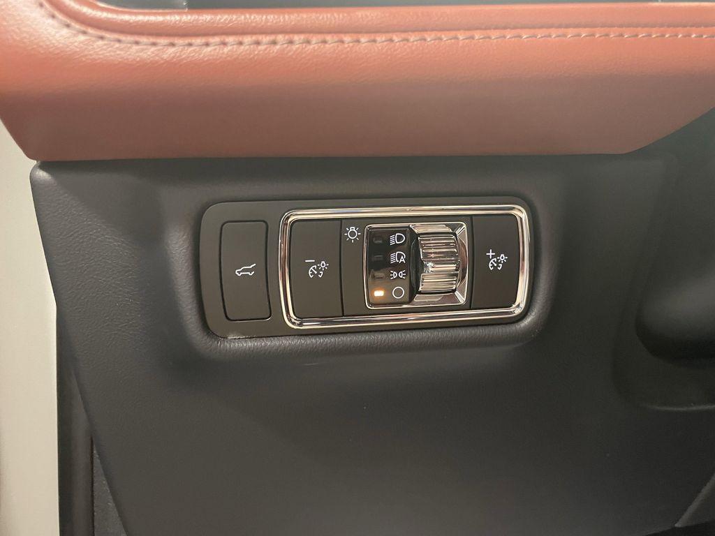 used 2025 Lincoln Aviator car, priced at $64,986
