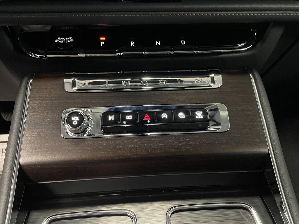 new 2025 Lincoln Aviator car, priced at $73,601