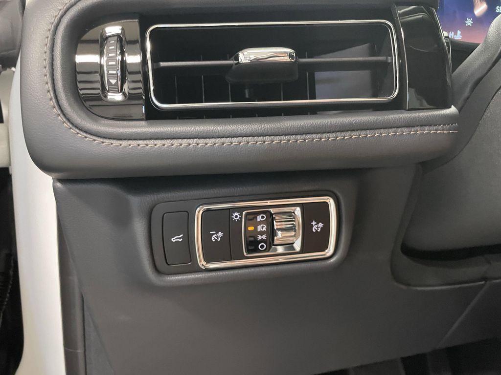new 2025 Lincoln Aviator car, priced at $79,989
