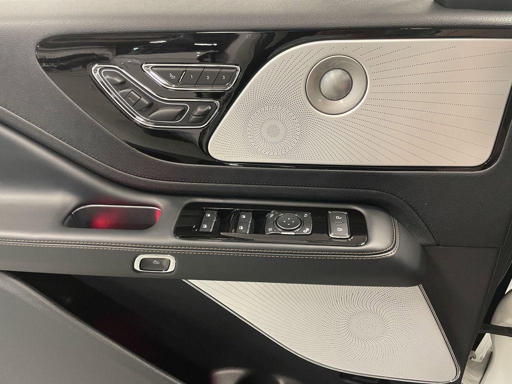 new 2025 Lincoln Aviator car, priced at $79,989