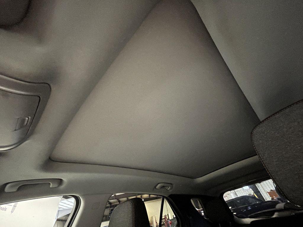 used 2023 Chevrolet Equinox car, priced at $25,406