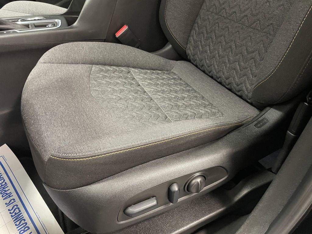 used 2023 Chevrolet Equinox car, priced at $25,406