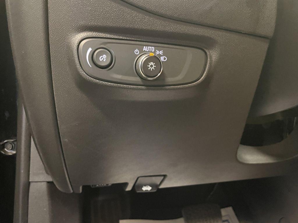 used 2023 Chevrolet Equinox car, priced at $25,406