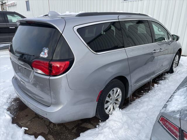 used 2017 Chrysler Pacifica car, priced at $14,986