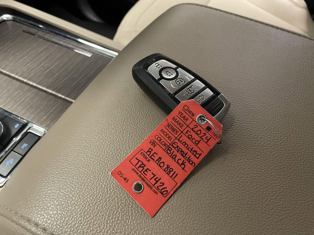 used 2024 Ford Expedition car, priced at $59,986