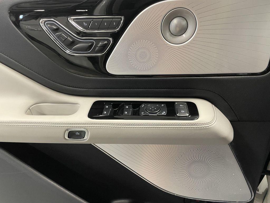 used 2025 Lincoln Aviator car, priced at $61,886
