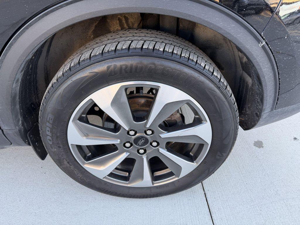 used 2025 Ford Escape car, priced at $30,986