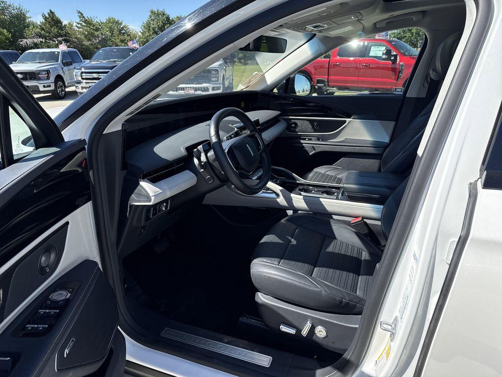 used 2024 Lincoln Nautilus car, priced at $52,486