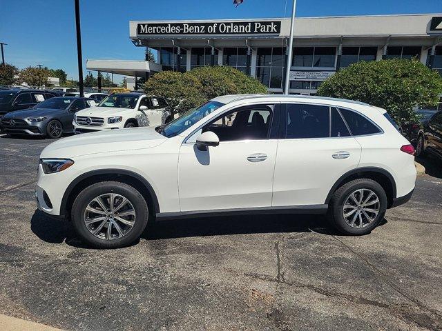 new 2024 Mercedes-Benz GLC 300 car, priced at $50,985