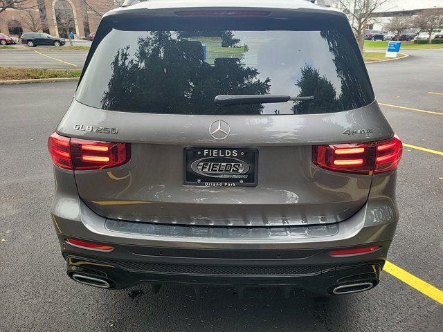 new 2024 Mercedes-Benz GLB 250 car, priced at $54,615