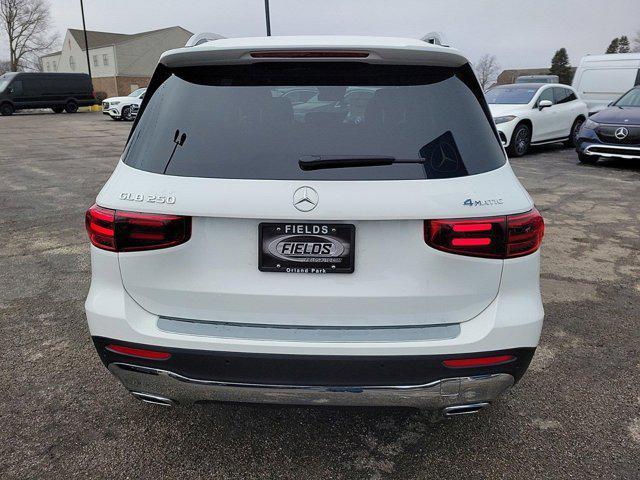 new 2024 Mercedes-Benz GLB 250 car, priced at $48,995