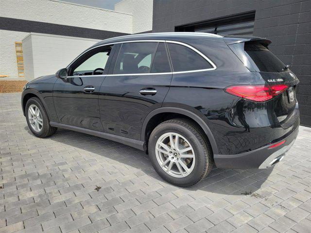 new 2025 Mercedes-Benz GLC 300 car