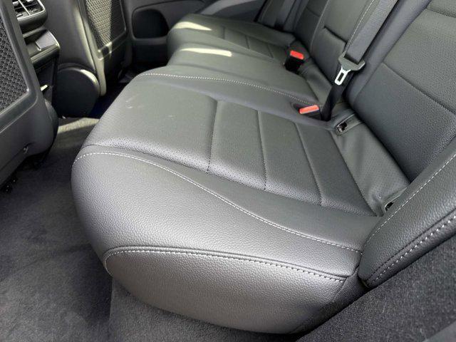 new 2026 Mercedes-Benz GLE 450 car, priced at $78,625