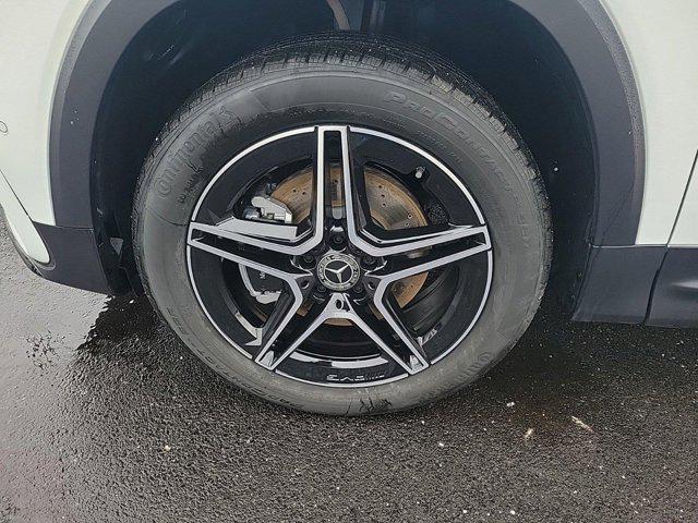 new 2025 Mercedes-Benz GLB 250 car