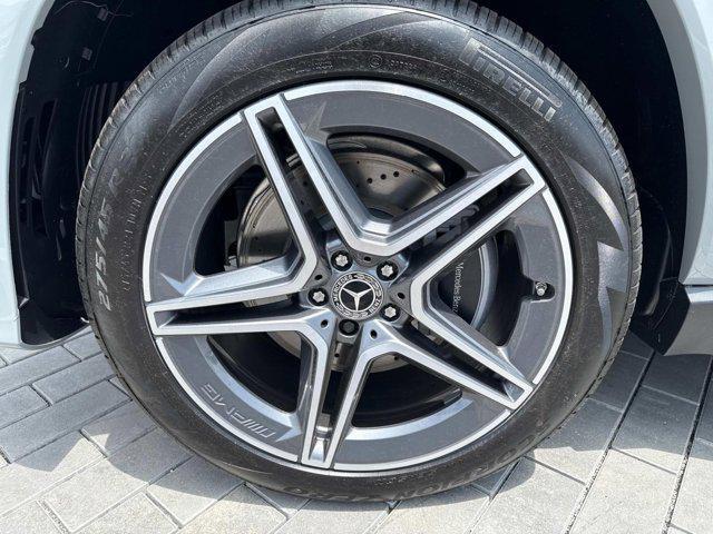 new 2025 Mercedes-Benz GLS 450 car, priced at $104,940