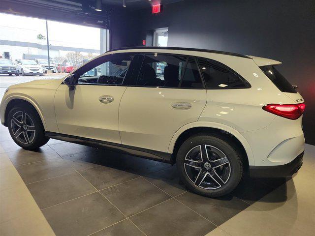 new 2025 Mercedes-Benz GLC 300 car