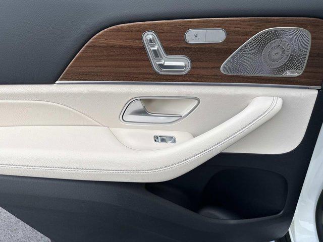 new 2026 Mercedes-Benz GLS 450 car, priced at $99,605