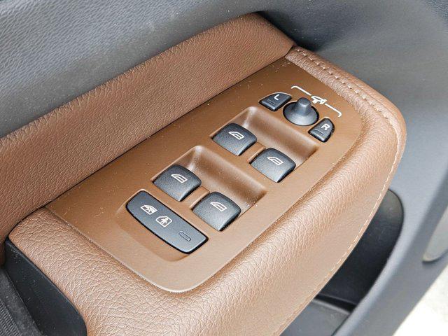 used 2022 Volvo XC60 car, priced at $35,995