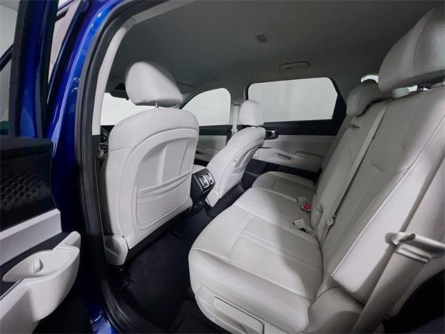 used 2023 Kia Sorento car, priced at $23,353