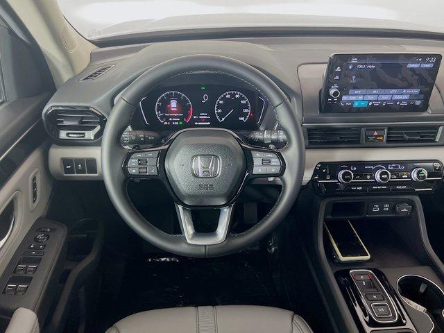 new 2025 Honda Pilot car, priced at $43,208
