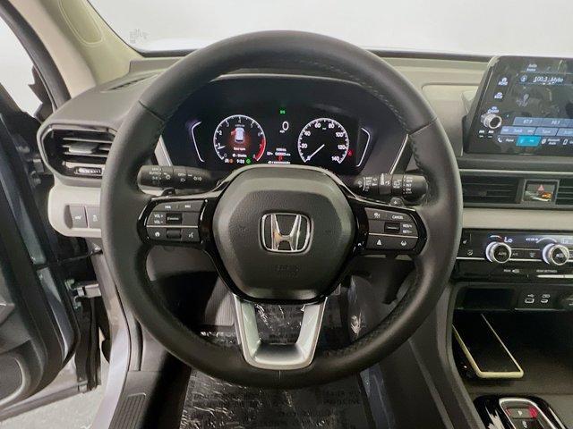 new 2025 Honda Pilot car, priced at $43,208