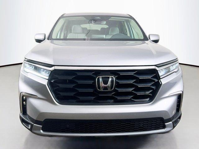 new 2025 Honda Pilot car, priced at $43,208