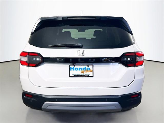 new 2025 Honda Pilot car, priced at $43,538
