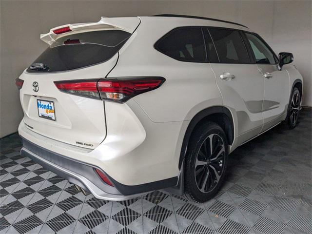 used 2021 Toyota Highlander car, priced at $33,381