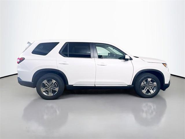 new 2025 Honda Pilot car, priced at $42,945