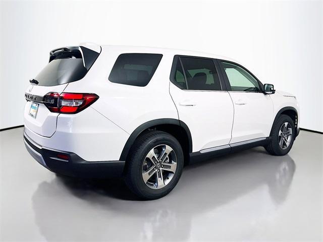 new 2025 Honda Pilot car, priced at $42,945