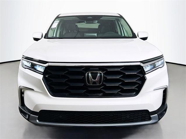 new 2025 Honda Pilot car, priced at $43,473