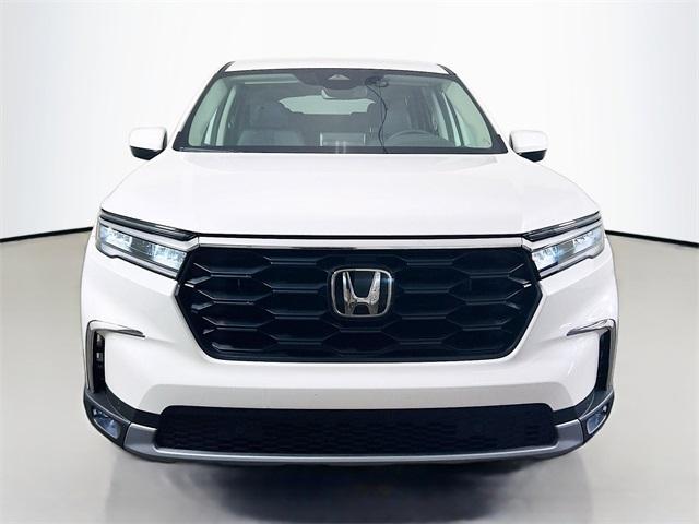 new 2025 Honda Pilot car, priced at $44,928