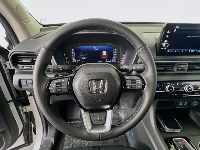 new 2025 Honda Pilot car, priced at $51,593