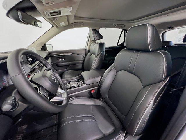 new 2025 Honda Pilot car, priced at $51,593