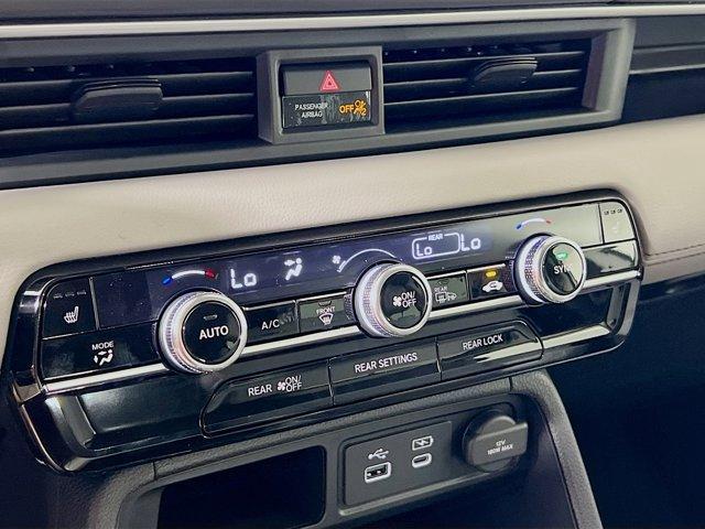 new 2025 Honda Pilot car, priced at $42,990