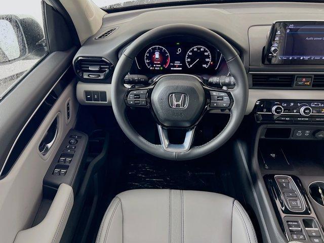 new 2025 Honda Pilot car, priced at $42,990