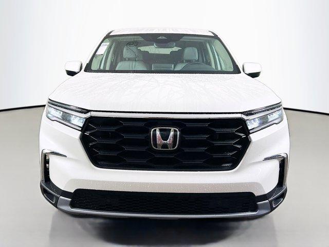new 2025 Honda Pilot car, priced at $42,990