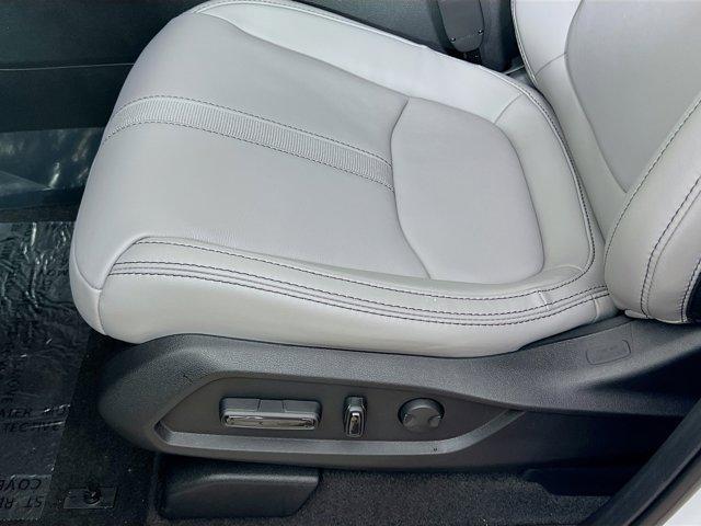 new 2025 Honda Pilot car, priced at $42,990