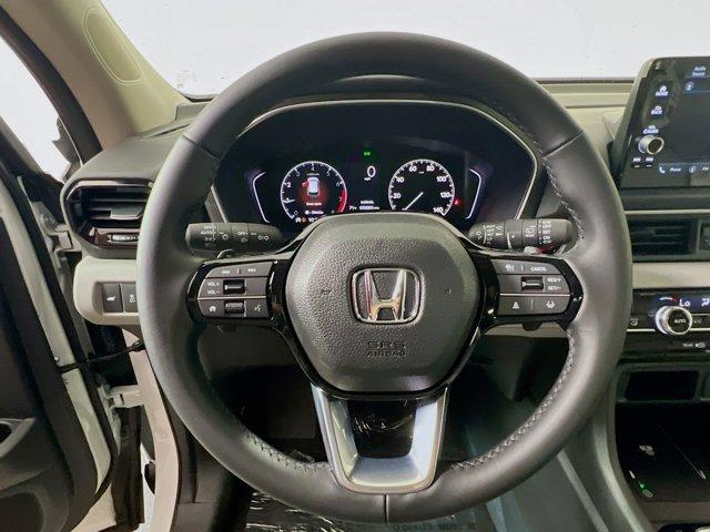 new 2025 Honda Pilot car, priced at $42,990