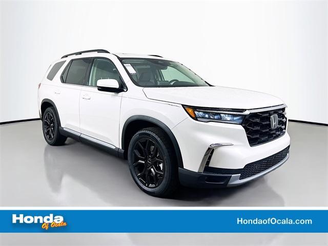 new 2025 Honda Pilot car, priced at $46,012