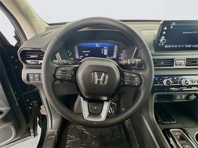 new 2025 Honda Pilot car, priced at $52,077