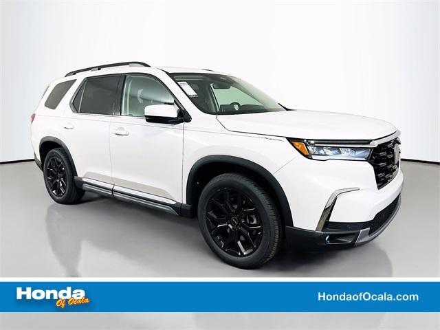 new 2025 Honda Pilot car, priced at $46,237