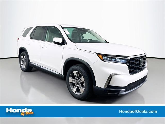 new 2025 Honda Pilot car, priced at $44,020