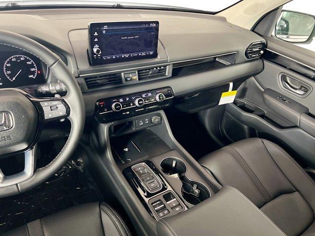new 2025 Honda Pilot car, priced at $45,520