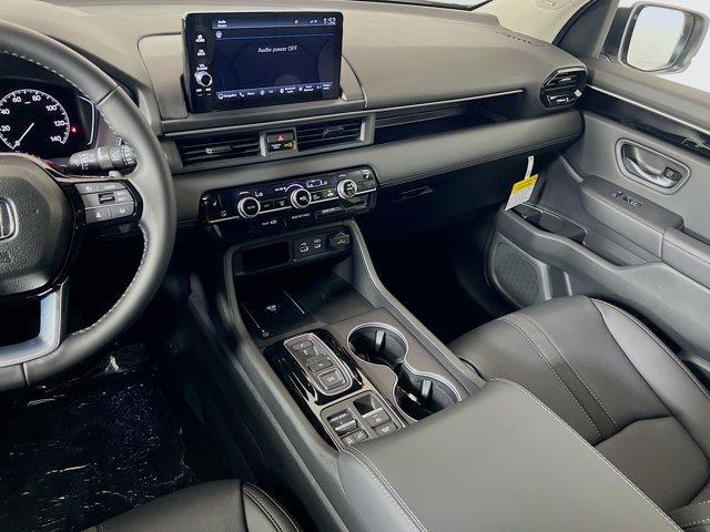 new 2025 Honda Pilot car, priced at $47,512