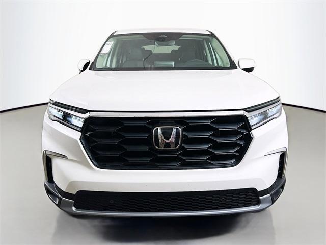 new 2025 Honda Pilot car, priced at $42,990