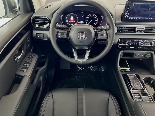 new 2025 Honda Pilot car, priced at $42,990