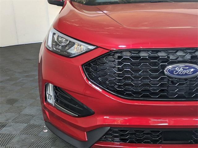 used 2023 Ford Edge car, priced at $25,000