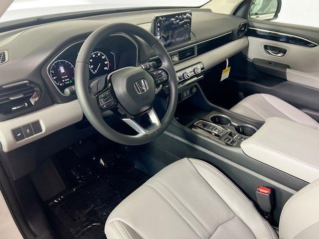 new 2025 Honda Pilot car, priced at $49,688
