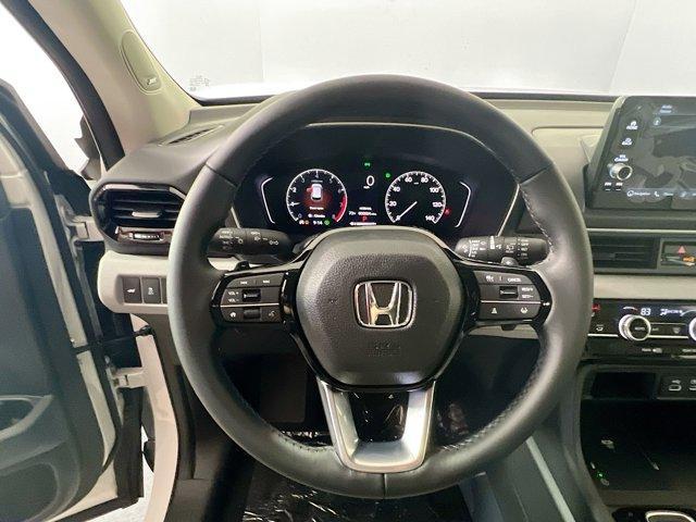 new 2025 Honda Pilot car, priced at $49,688